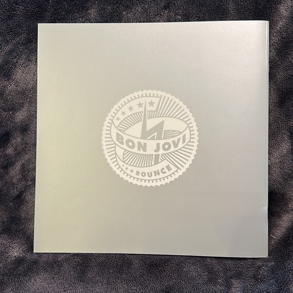 Bon Jovi Bounce 2003 tour program - Picture 4 of 9